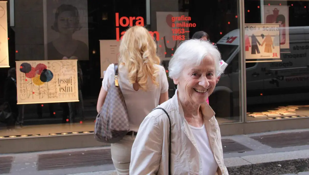 Artist - Lora Lamm(로라 람)